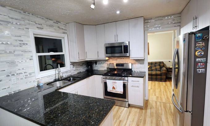 Northeast Raleigh Casa | Cozy house in quiet area and close to everything. 7 miles from Raleigh downtown