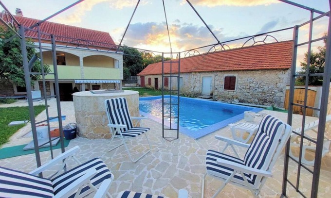 Drnis Casa | Cozy house in the village