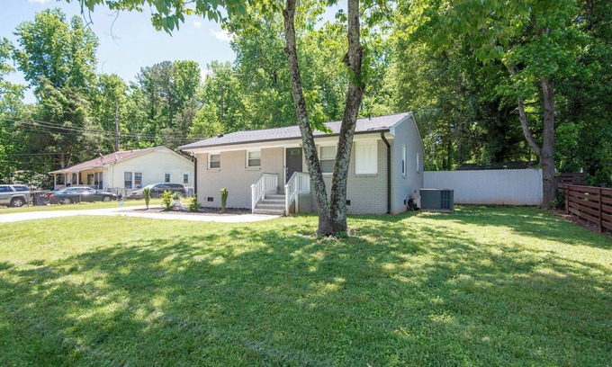 Charlotte Casa | Cozy house just 10 minutes from downtown charlotte