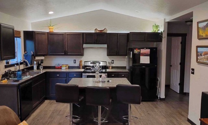Spirit Lake Casa | Cozy House minutes from the water, close to Silverwood Theme Park.