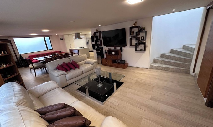 Tumbaco Casa | Acogedora casa cerca de aeropuerto en Quito, Tumbaco, ideal para familias.