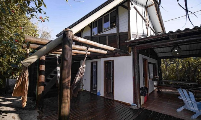 Paranagua Cabina | Cozy house with 4 bedrooms 2 bathrooms 3 bedrooms with air conditioning Ilha do Mel