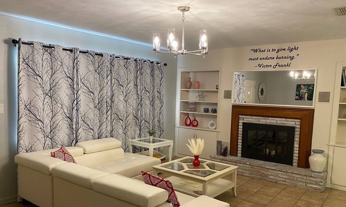 Ridge Manor Casa | Cozy House with Large Backyard—3 miles from I-75!