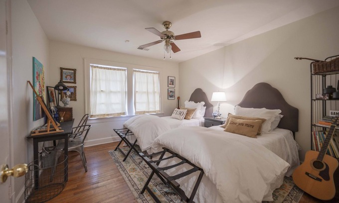 Murfreesboro Casa | Cozy in the city...blocks to MTSU & 1 mile stroll down Main to historic Square