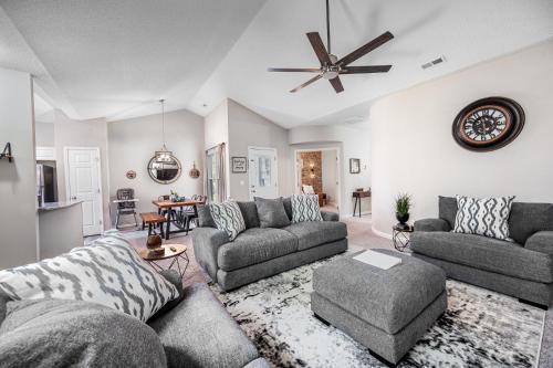 Cary Apartamento | Cozy Industrial Kildaire Farms Home- near Downtown
