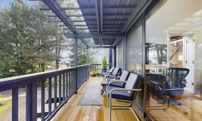 Langley Casa | Cozy island retreat near beaches, trails, and Langley charm!