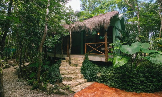 Cozumel Cabina | Cozy Jungle Retreat- Hot tub, Private Pool & Breakfast - 5 mins to Beach