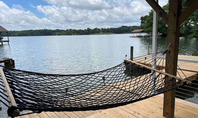 Taylorsville Cabaña | Cozy Lake Hickory Cabin