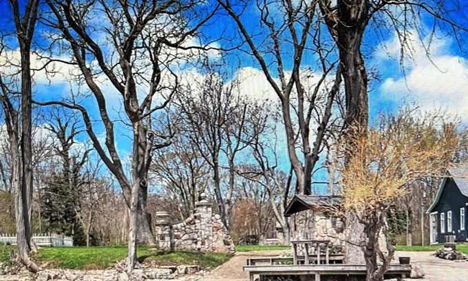 Put-in-Bay Cabaña | Cozy lake front cottage(s) with private dock and beach