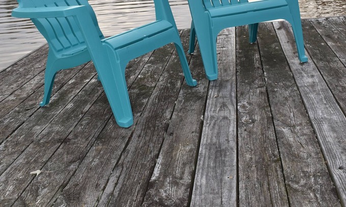 Southmont Cabaña | Cozy lake front cottage with boat dock