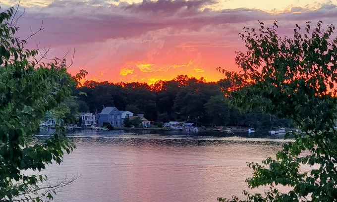 Freetown Cabaña | Cozy Lake Front Cottage on Long Pond