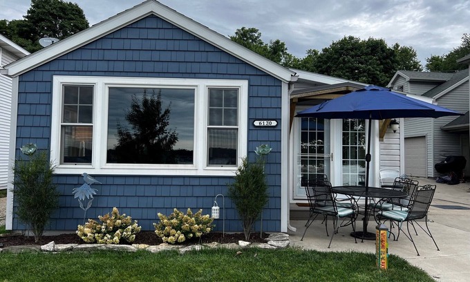 Angola Casa | Cozy lake-front home on beautiful Lake Gage