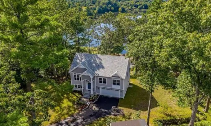 Unionville Casa | Cozy Lake Garda Home-Baby/Kid/Pet Friendly