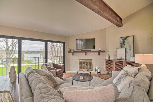 Lake Geneva Apartamento | Cozy Lake Geneva Retreat with Year-Round Views!