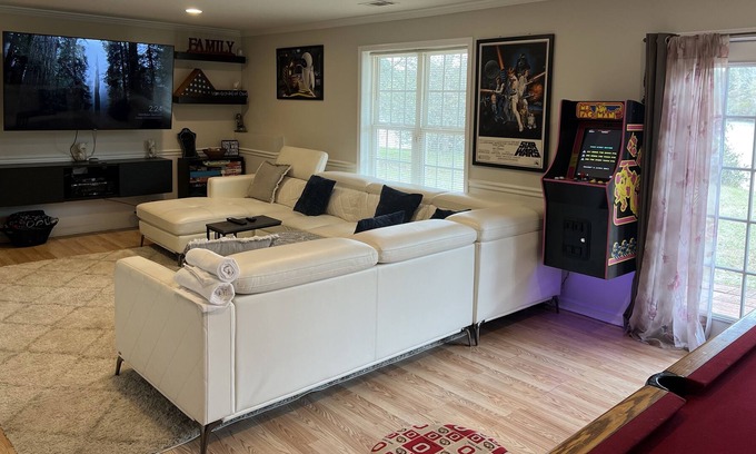 Conyers Casa | Cozy Lake House near Atlanta sits on Private Lake