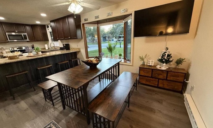 Auburndale Casa | Cozy lake house vacation getaway close to Orlando theme parks!