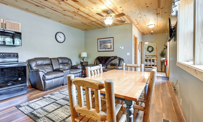 Lake Wissota Cabaña | Cozy Lake Wissota Escape w/ Community Dock!