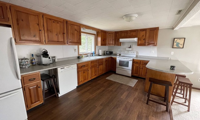 Chippewa Falls Casa | Cozy lakefront cabin on Lake Wissota/Yellow River with dock and beautiful views!
