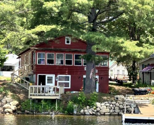 Wells Casa | Cozy Lakefront Cabin Perfect for a Family Getaway in Wells, NY