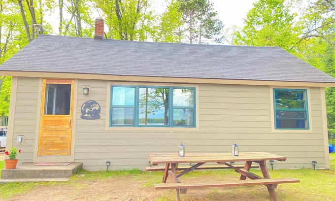Conover Casa | Cozy Lakefront Cabin Retreat: 3 Bedroom Cabin on South Twin Lake, Conover, WI