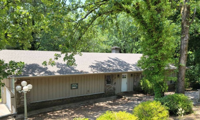 Heber Springs Casa | Cozy lakefront house with all of the comforts of home