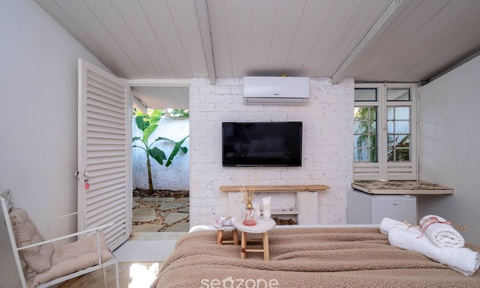 Hidrolandia Casa | Cozy Lakefront Suites RGB