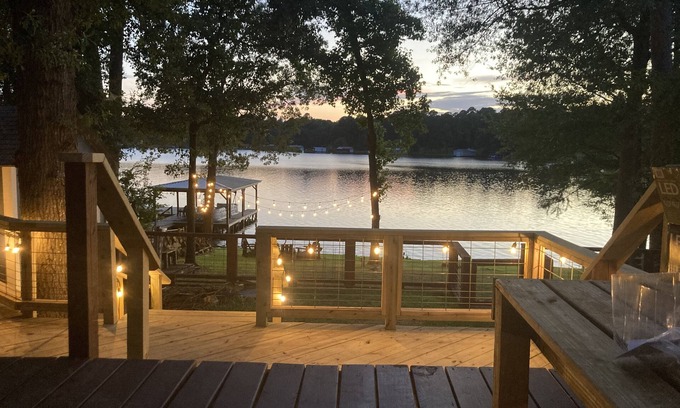 Mineola Cabina | Cozy Lakehouse