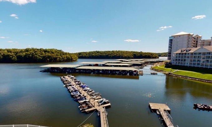 Kaiser Condominio | Cozy Lakeside Condo! Beautiful views of LOTO State Park! Sleeps 7
