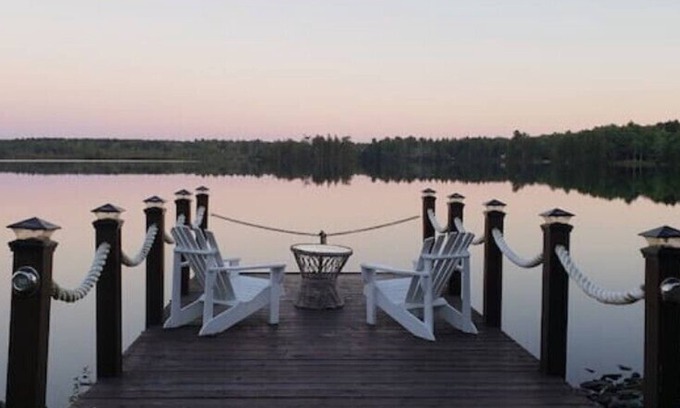 Mount Uniacke Cabaña | Cozy Lakeside Cottage