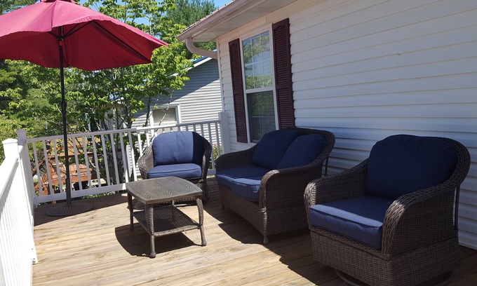 Sloans Valley Casa | Cozy Lakeside House w/Loft - Sleeps 6 - Close to Burnside, Somerset & Lee's Ford