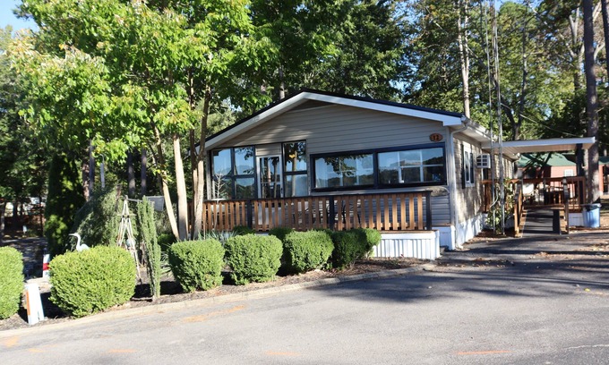 Camden Casa | Cozy Lakeview Cabin 12 for Large Groups Within a Marina