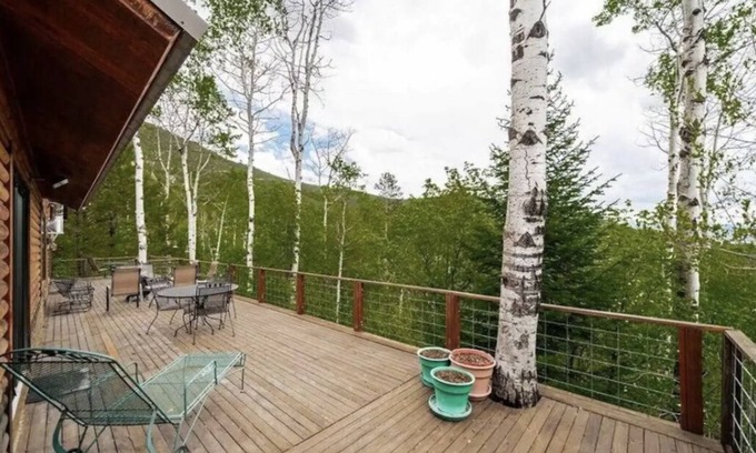 Irwin Cabina | Cozy Lakeview Cabin outside Jackson Hole Pallisades Reservoir