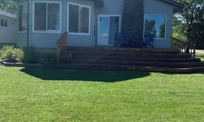 Dunnottar Casa | Cozy lakeview home on Lake Winnipeg-Pet friendly!