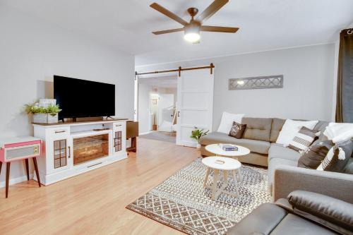 Lakeview Casa | Cozy Lakeview Retreat, Close to Bull Shoals Lake!