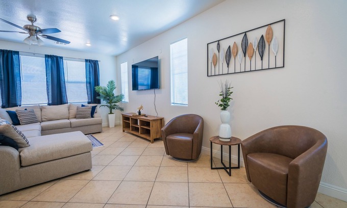 North Las Vegas Casa | Cozy Las Vegas home! Family friendly! Sleeps 8