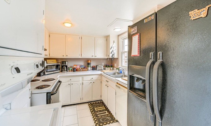 Gainesway Casa | Cozy Lexington Townhome ~ 3 Mi to UK Campus!