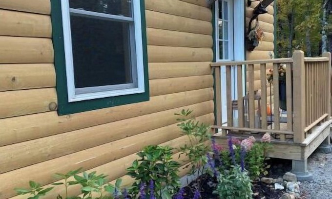 North Creek Casa | Cozy lil' Cabin in the Adirondacks with fireplace.
