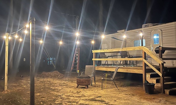 Purvis Casa | Cozy little camper, nestled quietly in the country / only minutes from the city