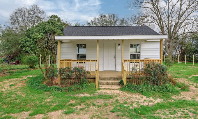 Enterprise Casa | Cozy Little House in Level Plains