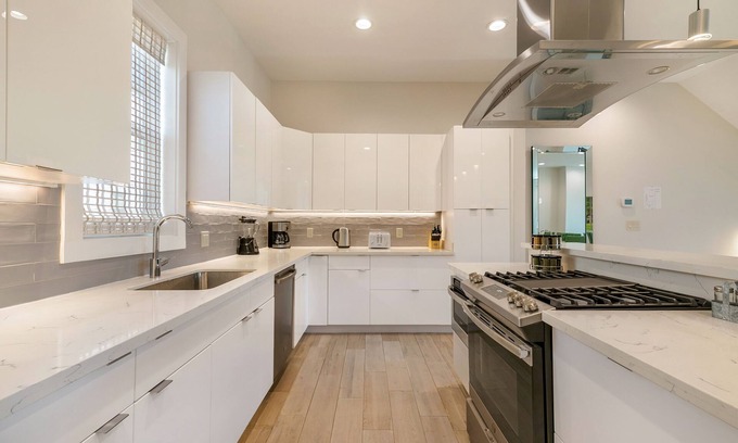 Mid-City Condominio | Cozy Living in Mid City