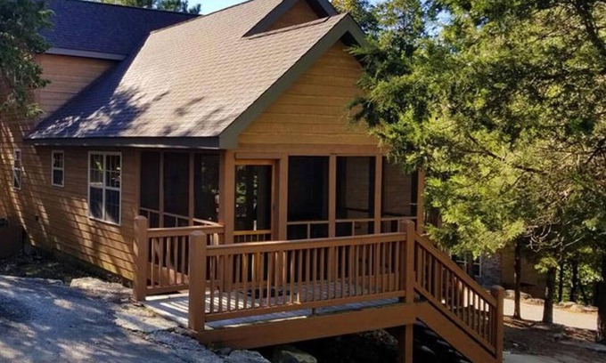 Branson West Cabina | Único Lodge en un complejo cerrado cerca de Silver Dollar City, con capacidad para 6 personas.