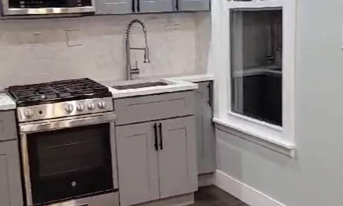 East New York Casa | Cozy Lodging on Logan St. Super Close to Transportation
