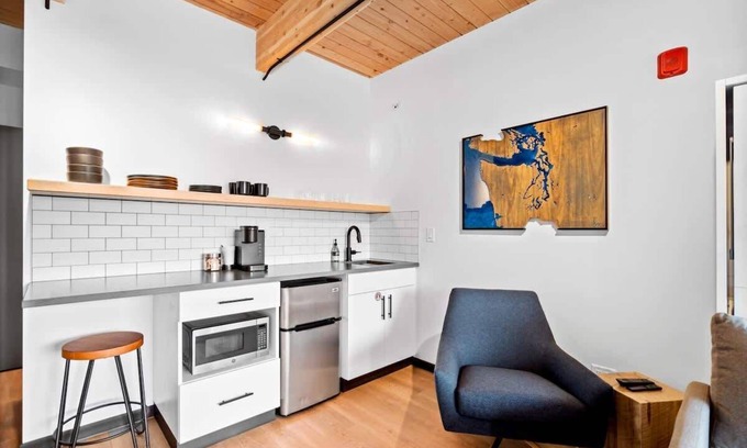 West Central Apartamento | Cozy loft in Kendall Yards Suite-4