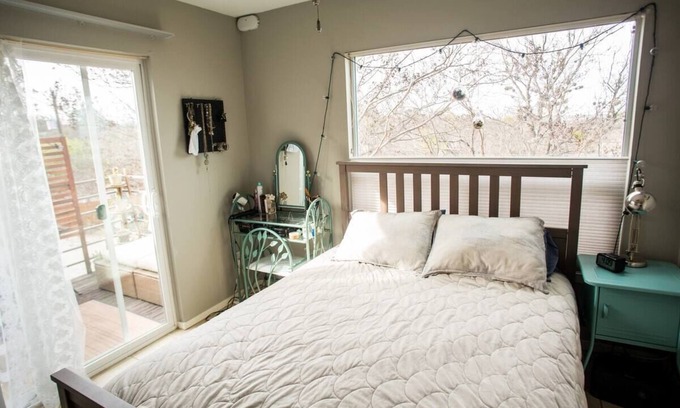 Riverside Condominio | Cozy Loft Near DT