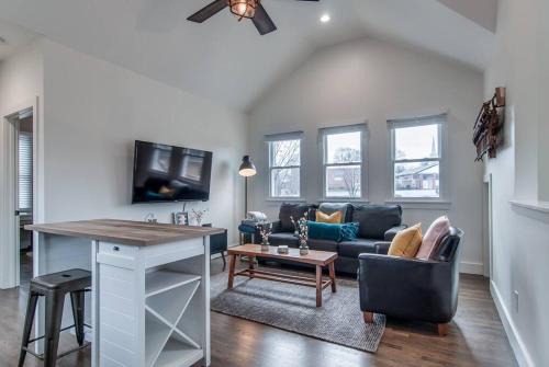 Historic Waverly Apartamento | Cozy Loft - Steps to 12th South and Belmont
