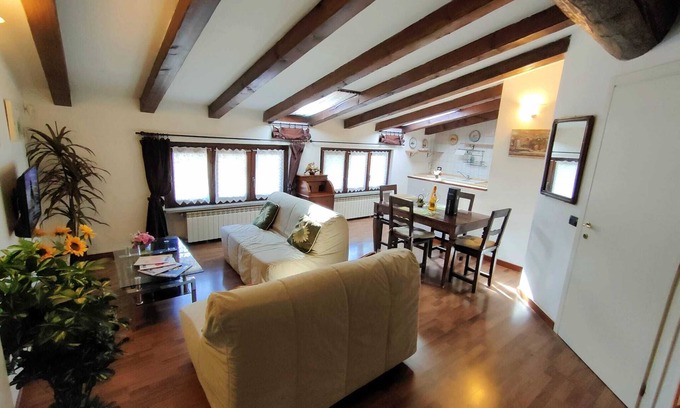 Zona Ca' Granda Apartamento | Cozy loft with private parking 3 minutes from the metro