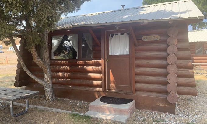 Helena Casa | Cozy Log Cabin #2 on Beautiful Canyon Ferry Lake