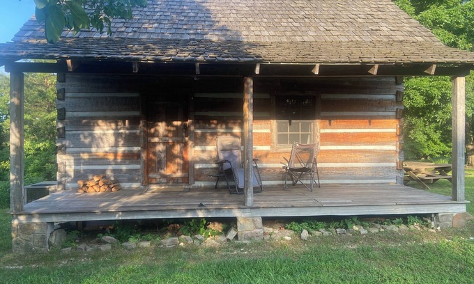 Bruno Cabina | Cozy Log Cabin Near Buffalo River