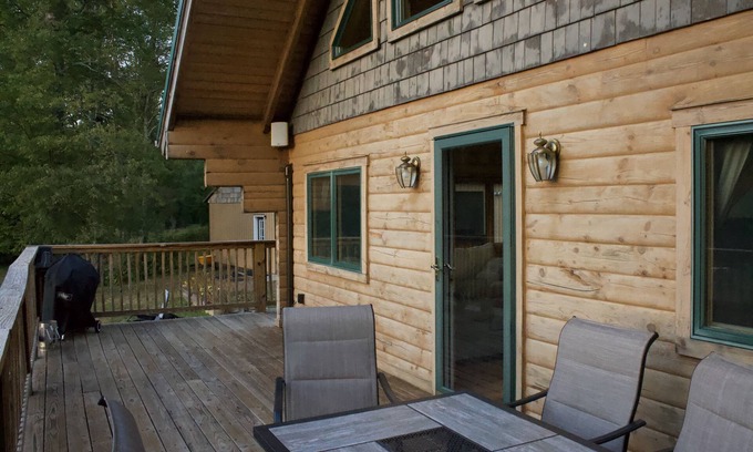 Mount Vision Casa | Cozy Log Cabin
