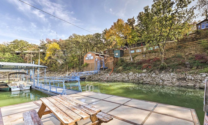 Chico Cabina | Cozy 'Lonestar Cabin' w/ Community Amenities!